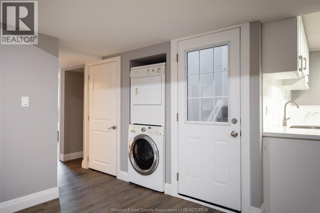 1044 Lena Avenue #Lower, Windsor — photograph 2