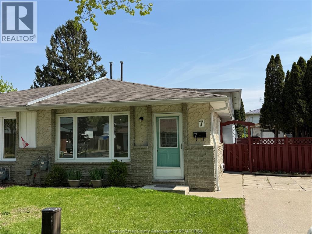 Single Family — 7 Satinwood, Leamington, Ontario