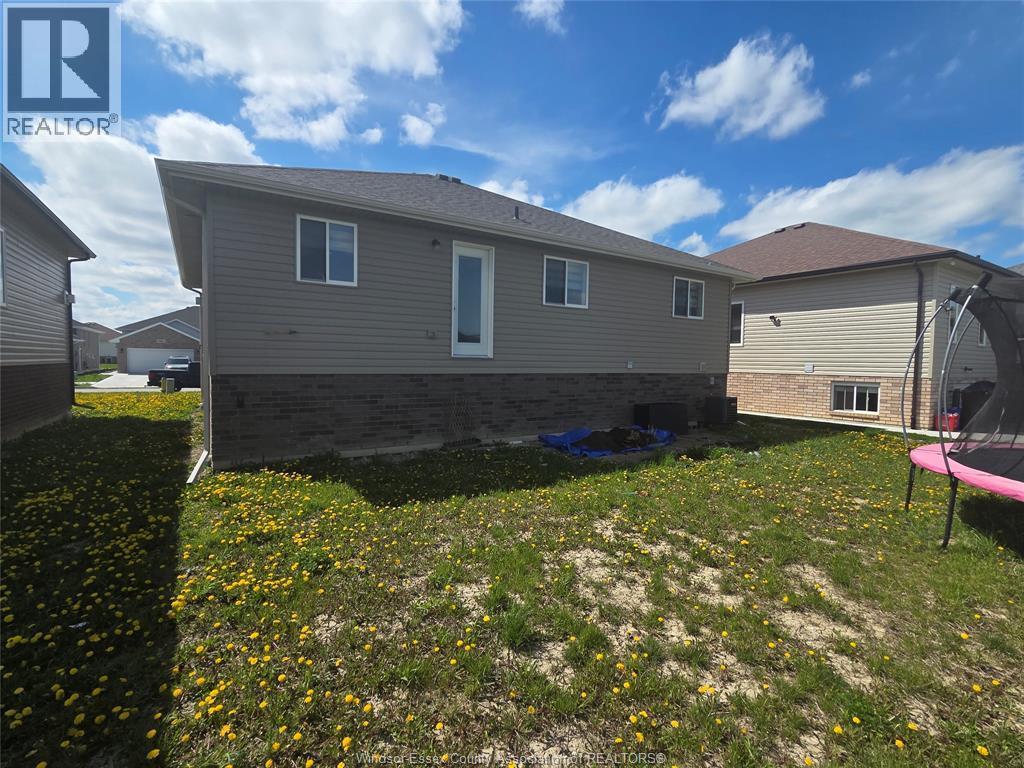 1115 Aspen Ridge Crescent, Lakeshore — photograph 2
