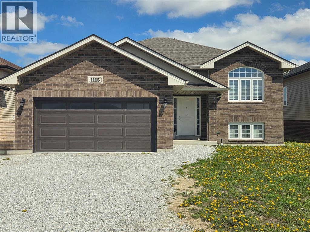 Single Family — 1115 Aspen Ridge Crescent, Lakeshore, Ontario