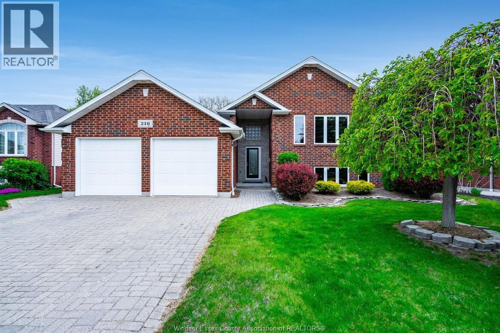 210 Dieppe Crescent, Kingsville — primary photograph