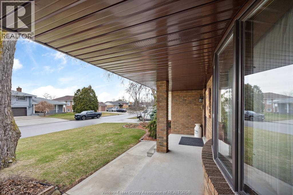 2374 Randolph Avenue, Windsor — photograph 3