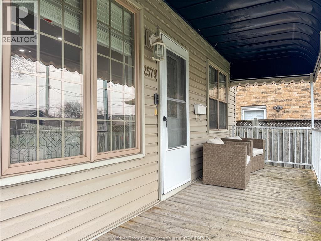 2579 Lloyd George Blvd, Windsor — photograph 2
