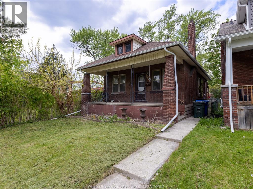 438 Wahketa Street, Windsor — photograph 2