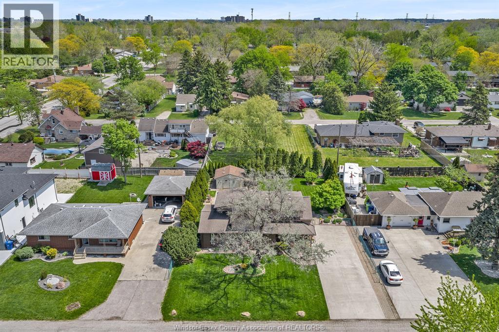 1730 Mark Avenue, Windsor — photograph 3