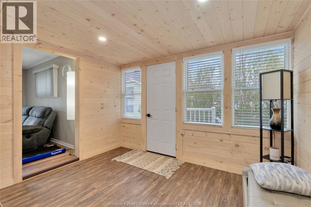 1626 Talbot Road, Kingsville — photograph 2