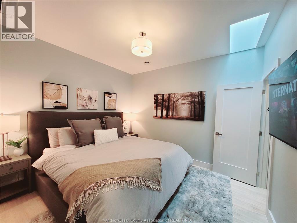 477 Pelissier Street #12, Windsor — photograph 2