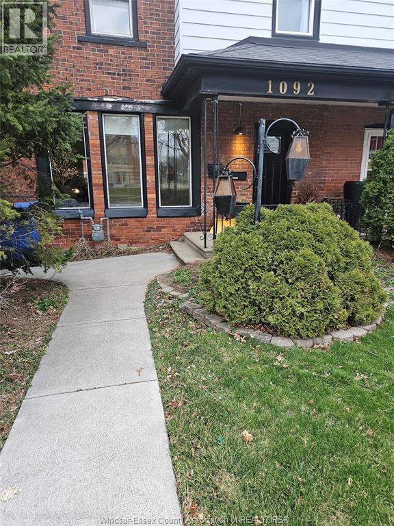 1092 Monmouth, Windsor — primary photograph