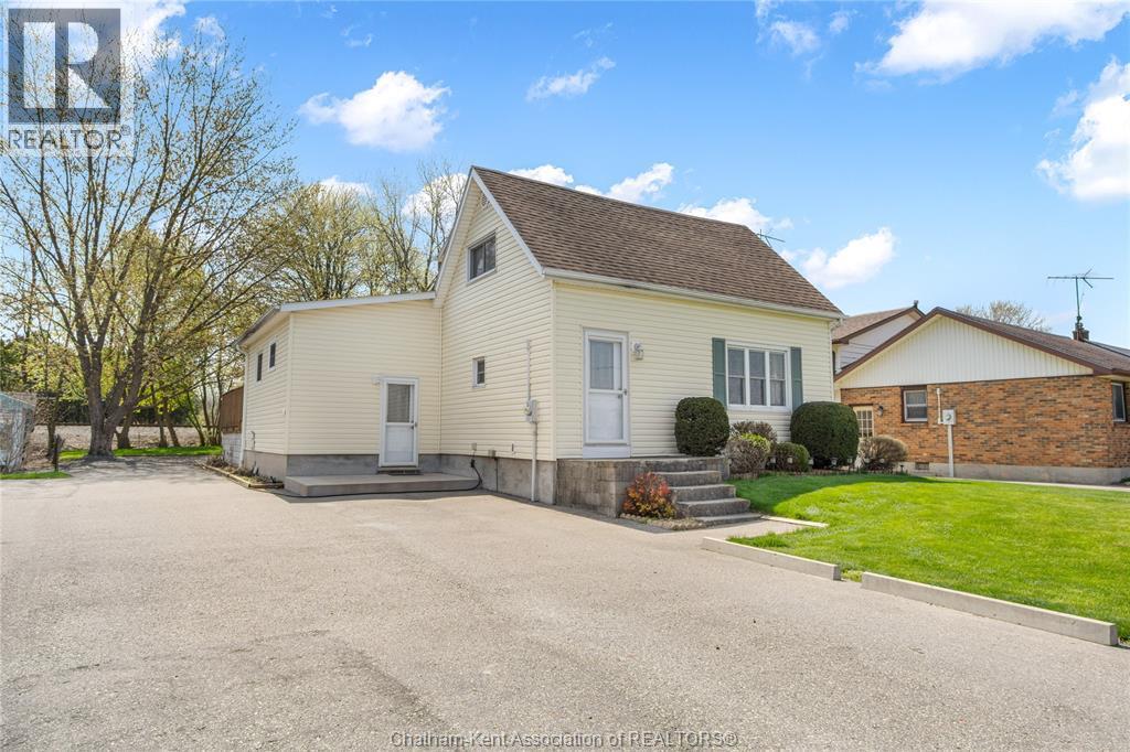 Single Family — 848 Grand Avenue, Chatham, Ontario