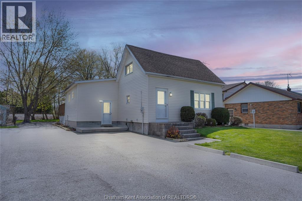 848 Grand Avenue, Chatham — photograph 2