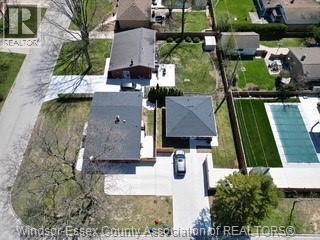 3401 Roxborough, Windsor — photograph 2