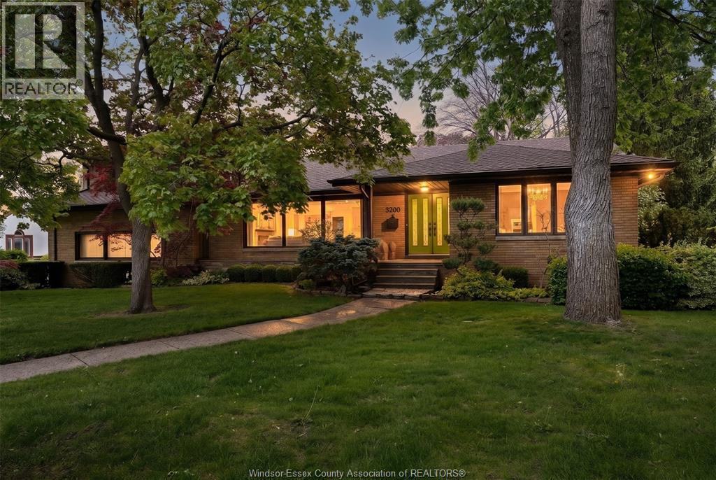 Single Family — 3500 Victoria Boulevard, Windsor, Ontario