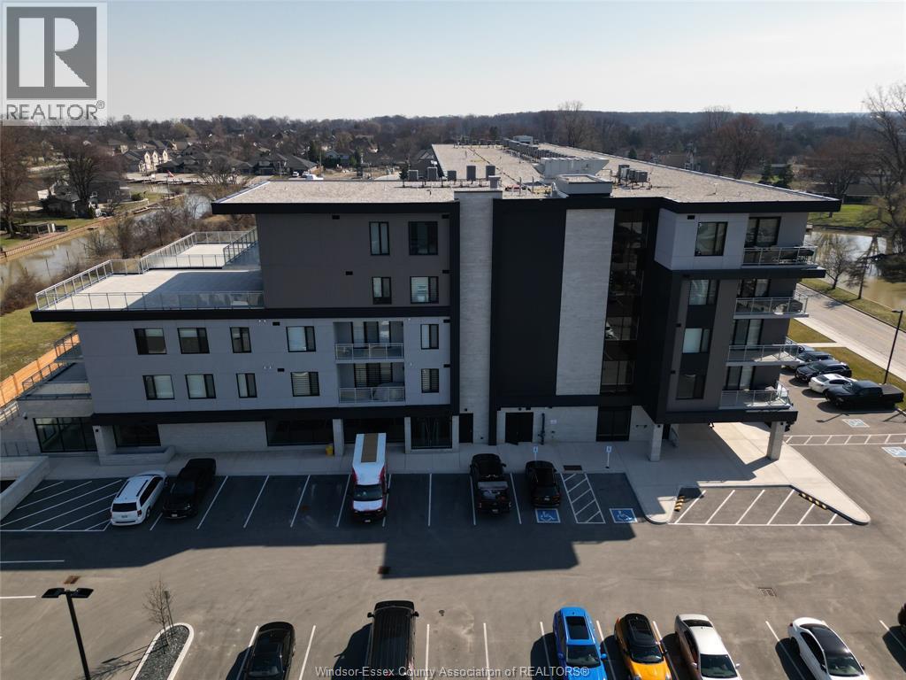 14400 Tecumseh Road #402, Tecumseh — photograph 2
