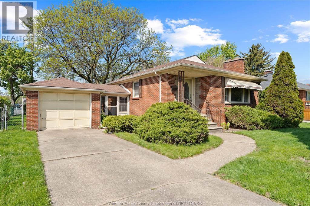 295 Henkel Place, Windsor — primary photograph