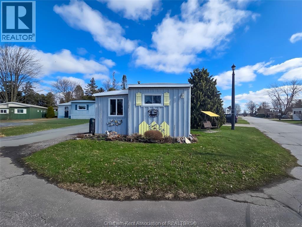 Single Family — 22220 Charing Cross Road, Chatham, Ontario