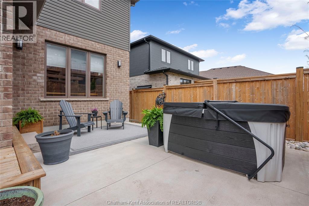 2209 Linkway Boulevard, London — photograph 3