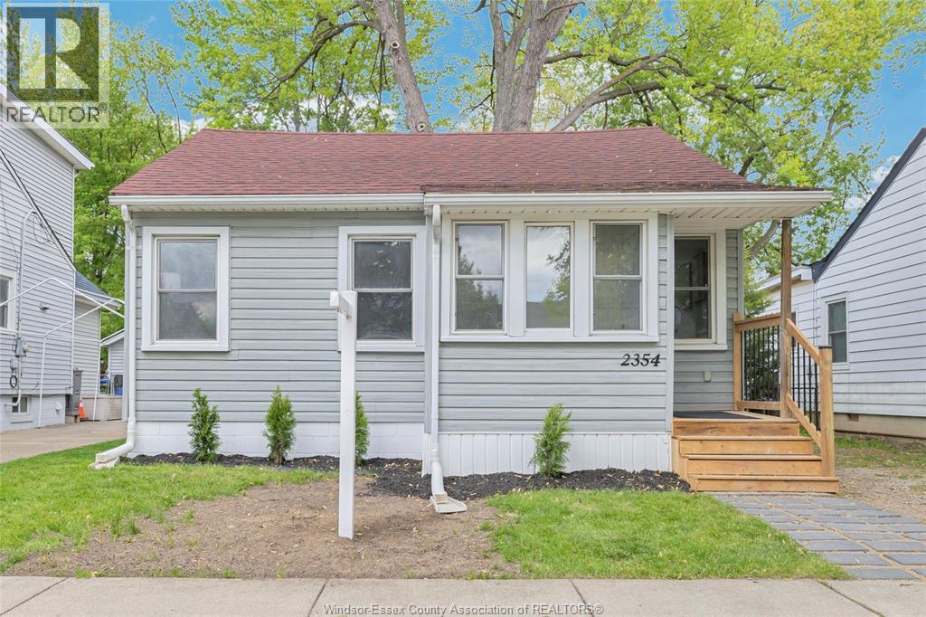 2354 Marentette, Windsor — primary photograph
