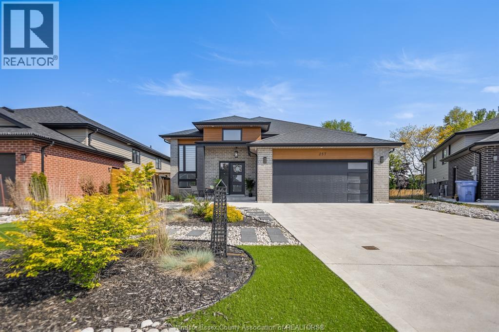 Single Family — 257 Robinson Avenue, Essex, Ontario