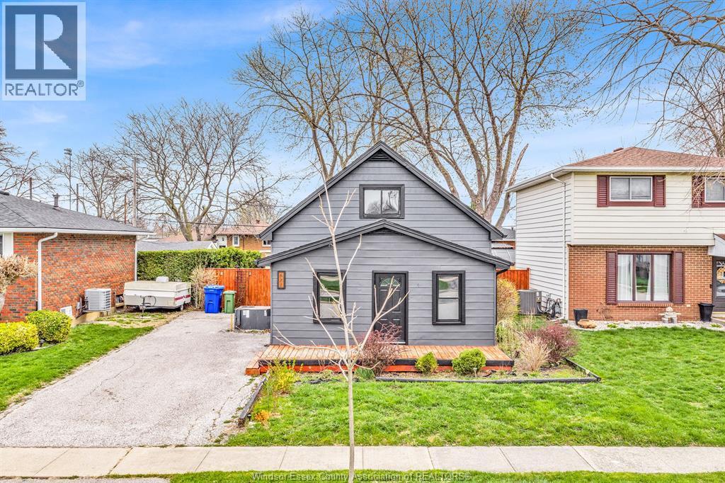 622 Labute Street, Tecumseh — photograph 2