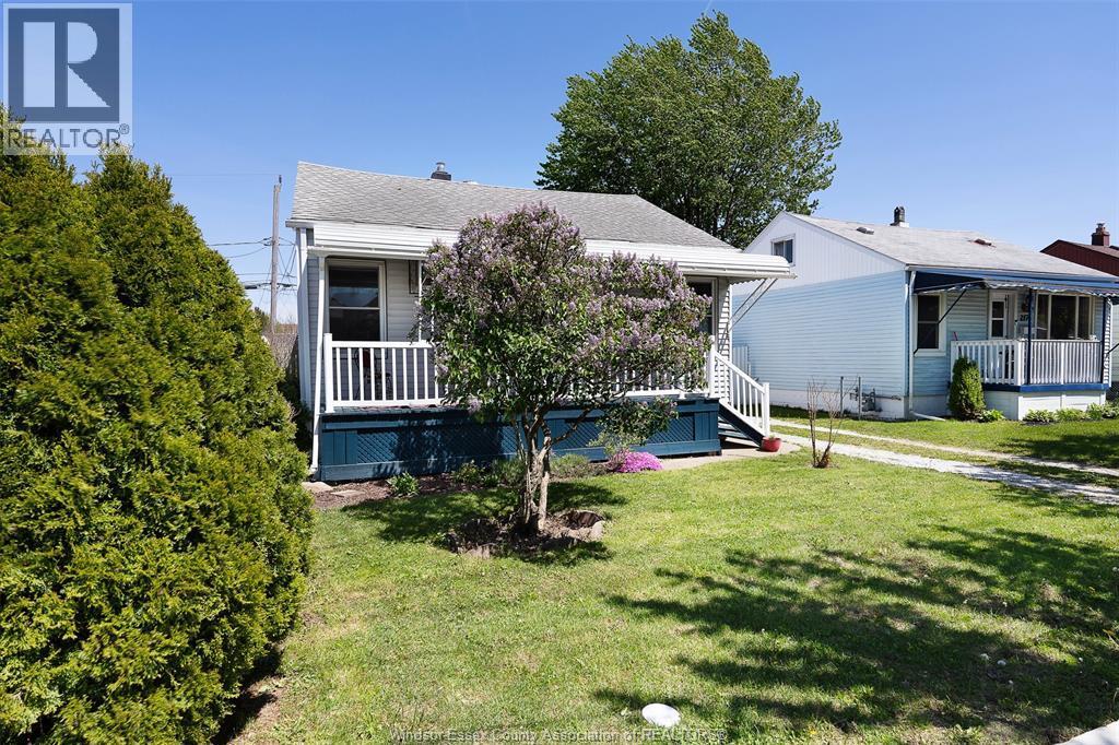2170 Wellesley Avenue, Windsor — photograph 3