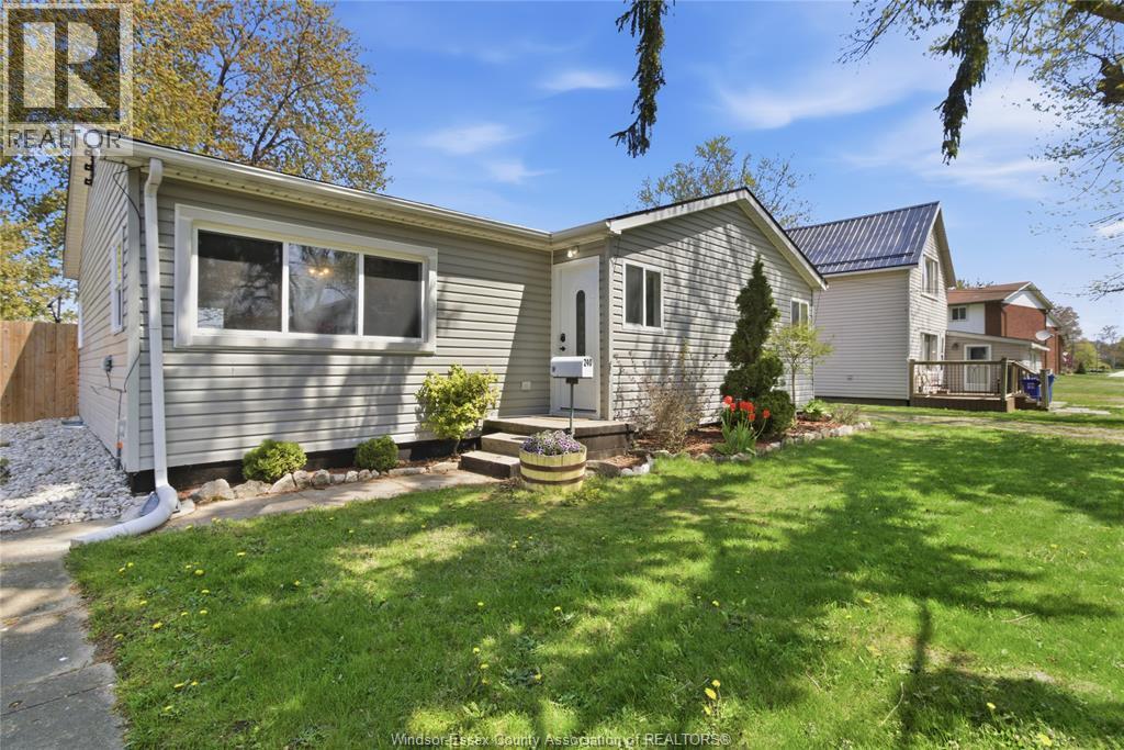 Single Family — 240 Lakeview Avenue, Kingsville, Ontario