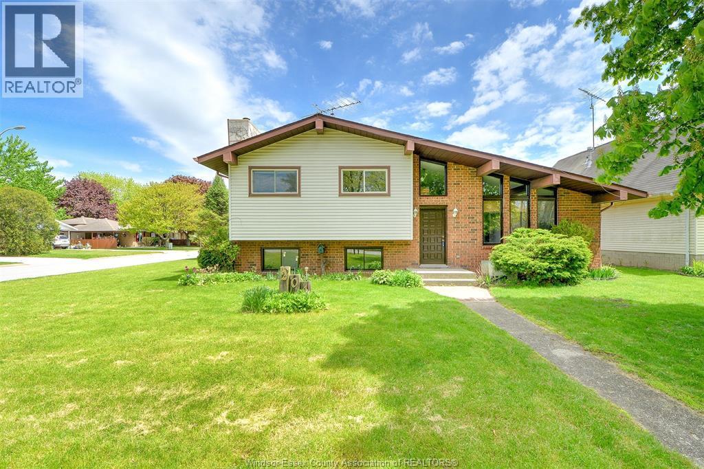 Single Family — 204 Pearson Drive, Harrow, Ontario