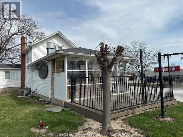 173 Sandwich Street, Amherstburg — photograph 2