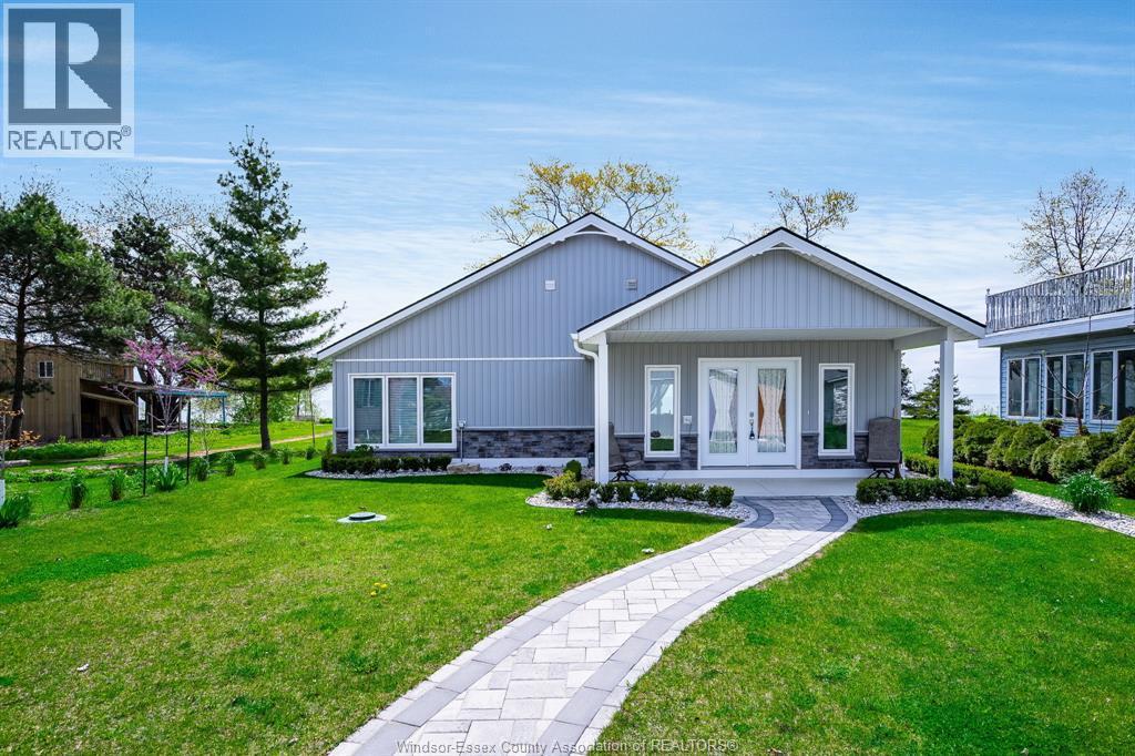Single Family — 952 Hiawatha Beach, Wheatley, Ontario