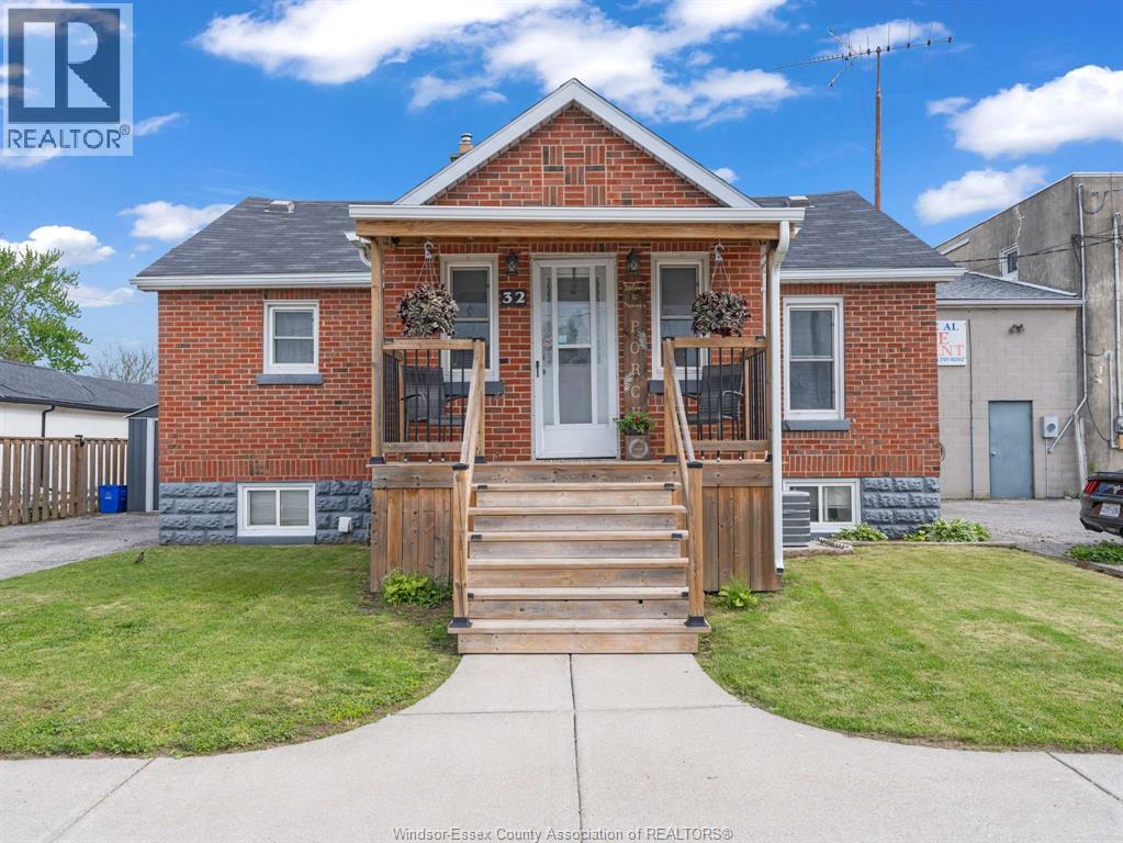 Single Family — 32 Centre Street, Harrow, Ontario