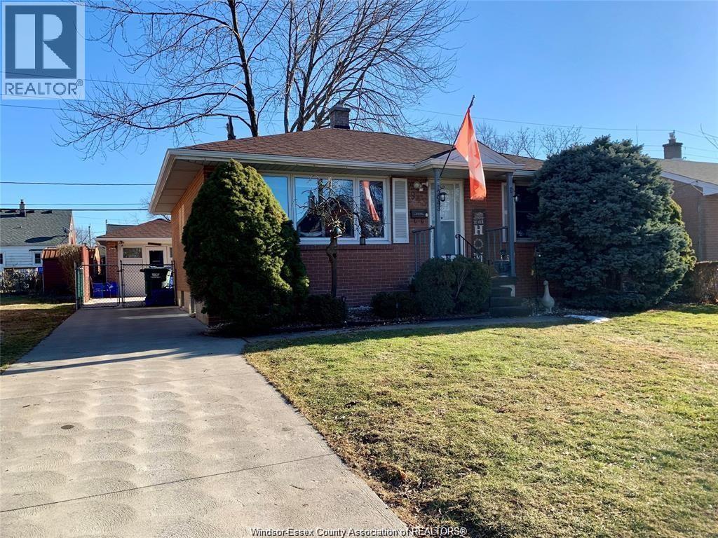2943 Manchester Road, Windsor — primary photograph