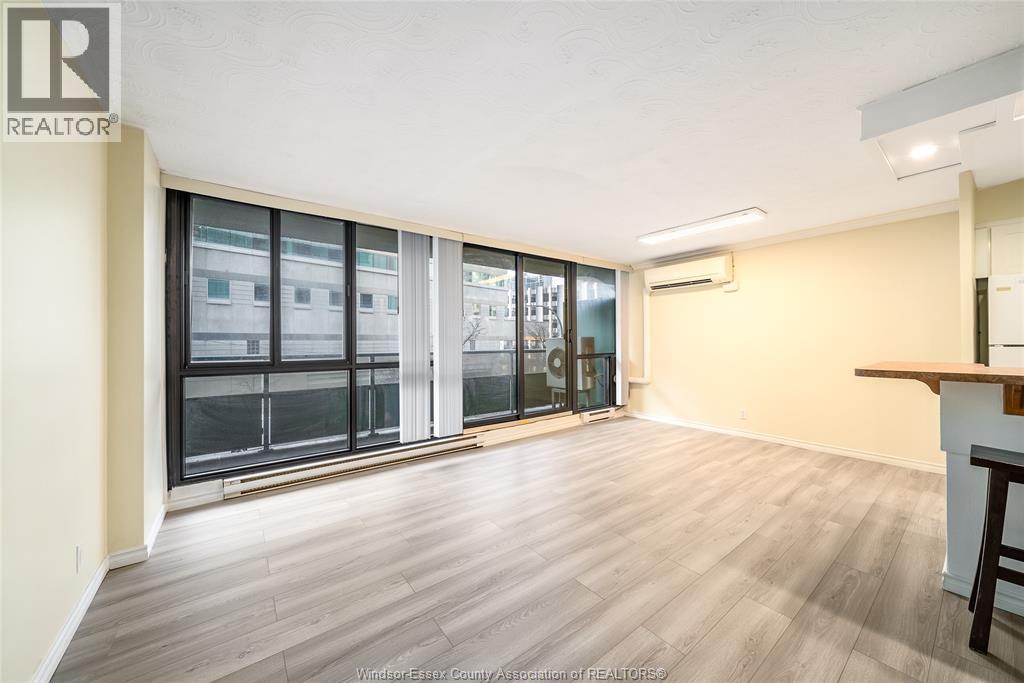 111 Riverside Drive #311, Windsor — photograph 3
