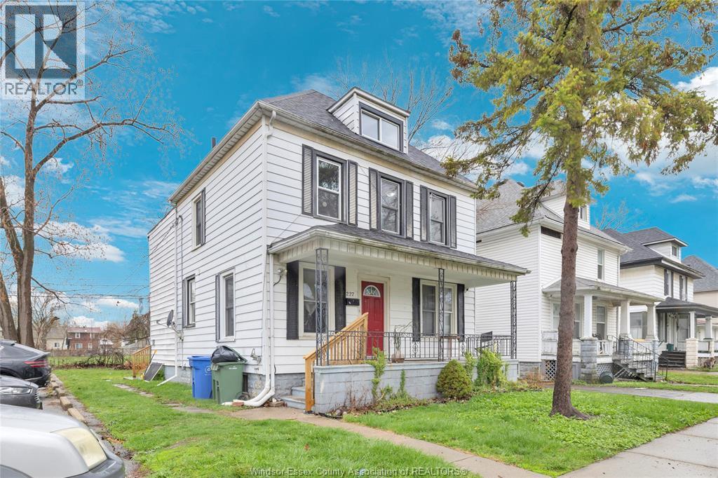 227 Bridge Avenue, Windsor — photograph 2