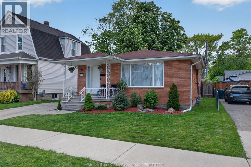 1481 Ellrose, Windsor — photograph 3