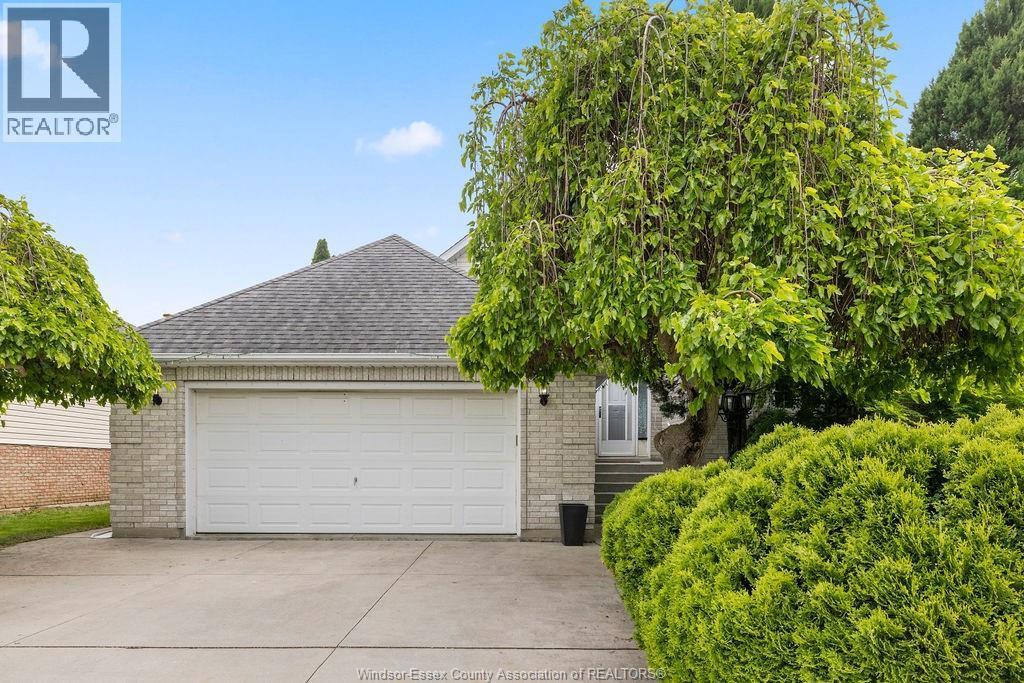4577 Hunt Club Crescent, Windsor — primary photograph