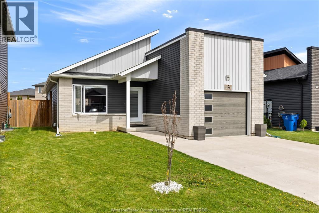 Single Family — 171 Moonstone, Chatham, Ontario