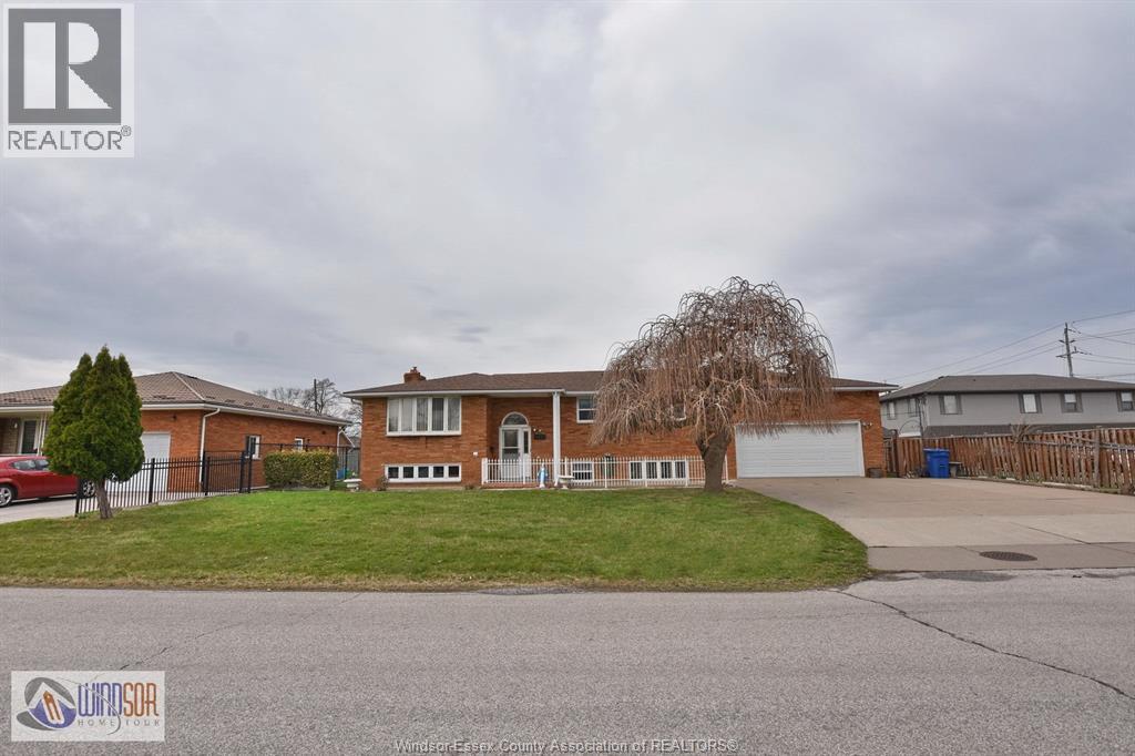 1455 St. Clair Avenue, Windsor — primary photograph