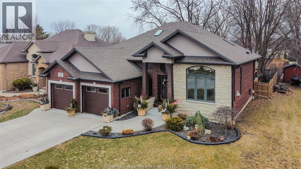 375 Grondin Street, LaSalle — photograph 2