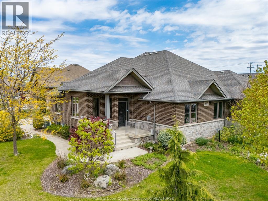Single Family — 222 Woodycrest Avenue, Kingsville, Ontario
