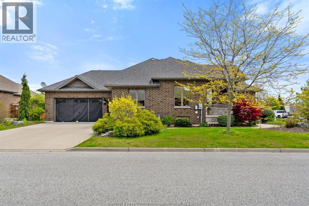 222 Woodycrest Avenue, Kingsville — photograph 3