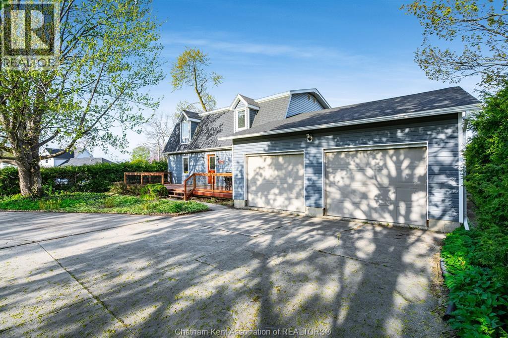 Single Family — 6527 Main Street, Comber, Ontario