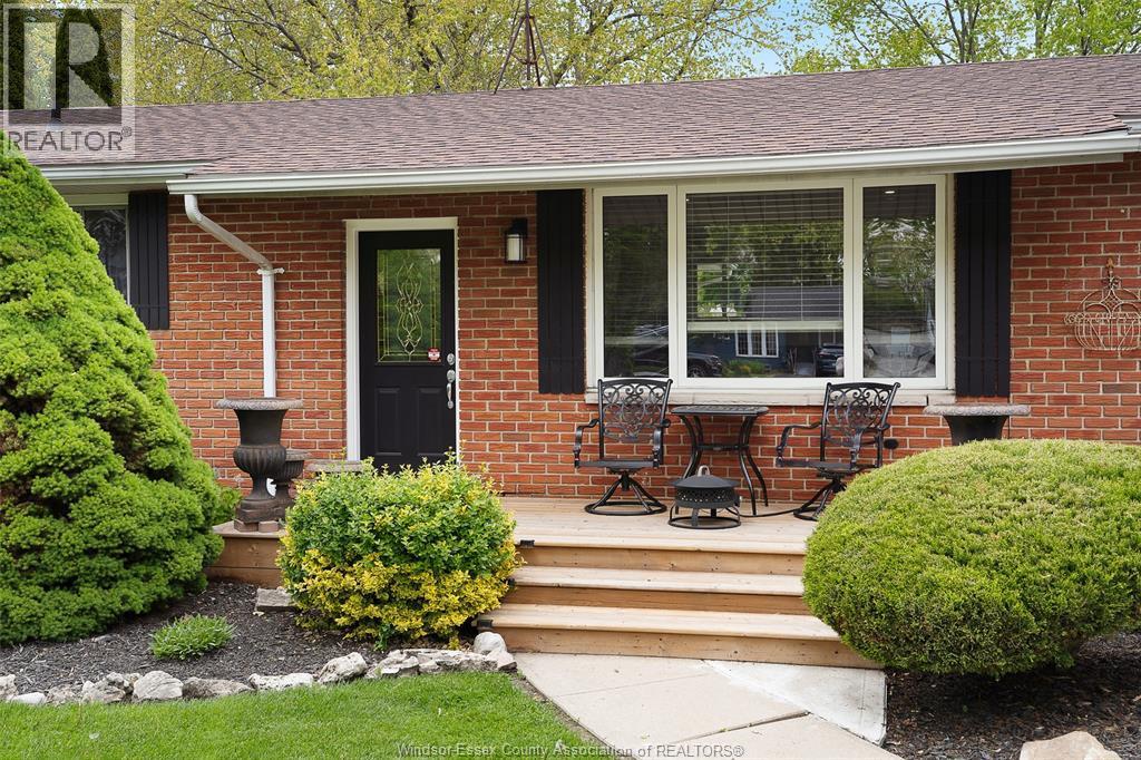 653 Optimist, Lakeshore — photograph 3
