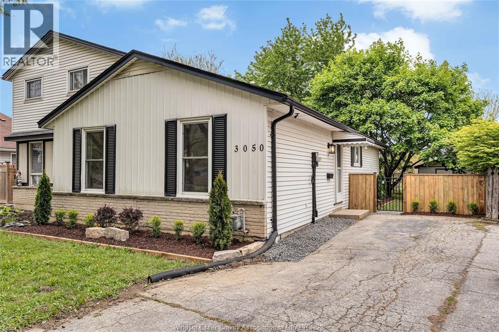 3050 Erindale Crescent, Windsor — primary photograph