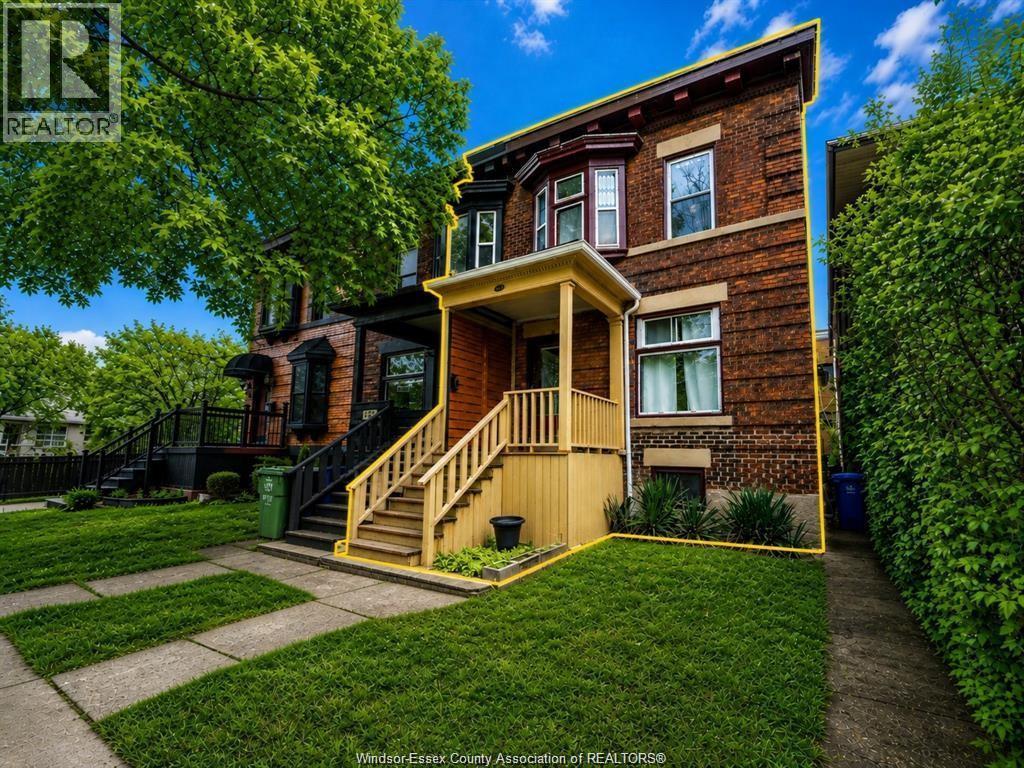 426 Bruce Avenue, Windsor — primary photograph