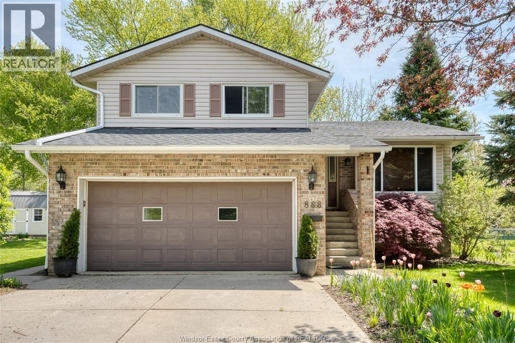 Single Family — 888 Bayview, Kingsville, Ontario