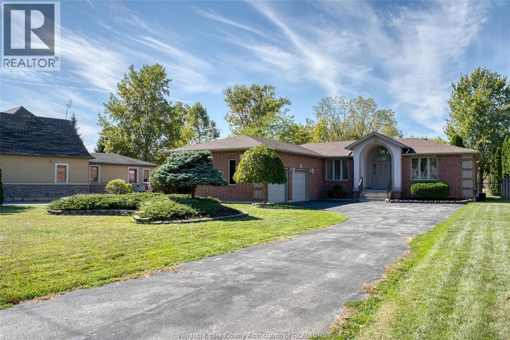 Single Family — 267 East Puce, Lakeshore, Ontario