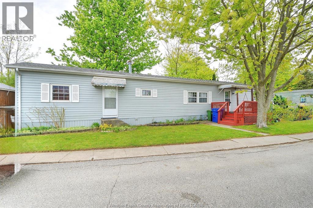 Single Family — 8 Ash Court, McGregor, Ontario