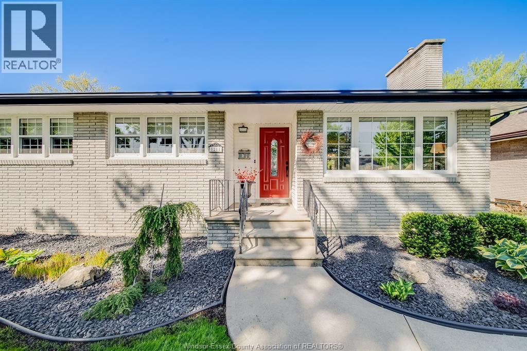 1211 Parkview Avenue, Windsor — photograph 3