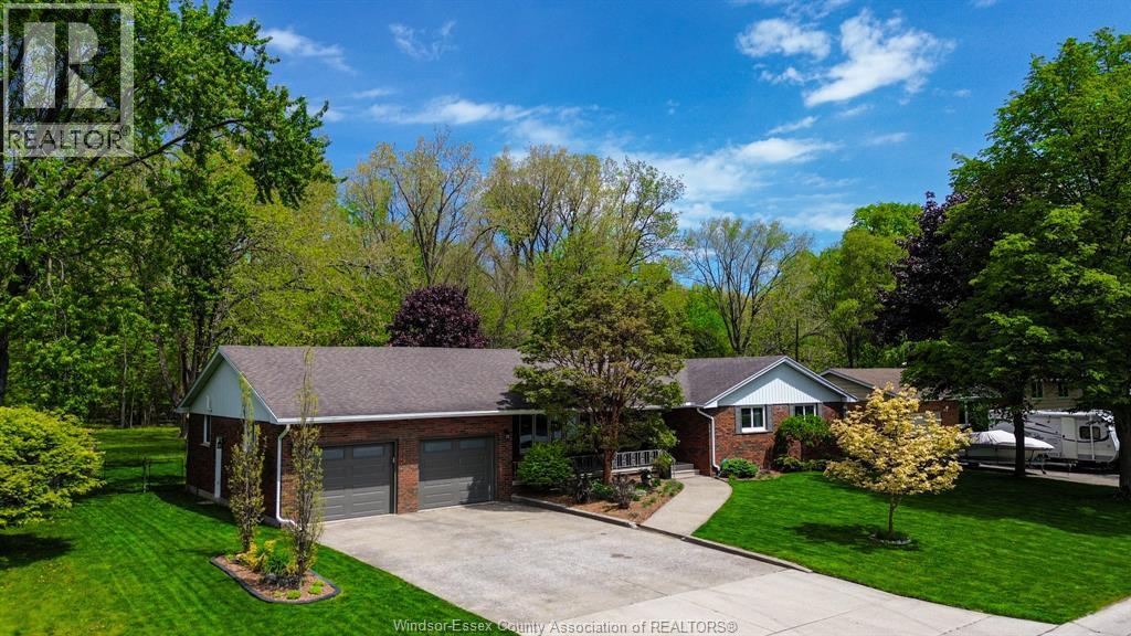 Single Family — 2220 Bondy Ave, LaSalle, Ontario