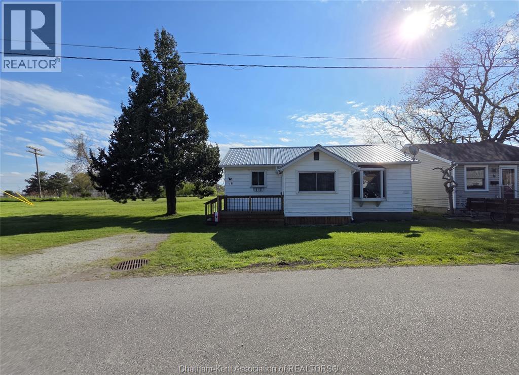 Single Family — 18 Pearl Street, Wallaceburg, Ontario