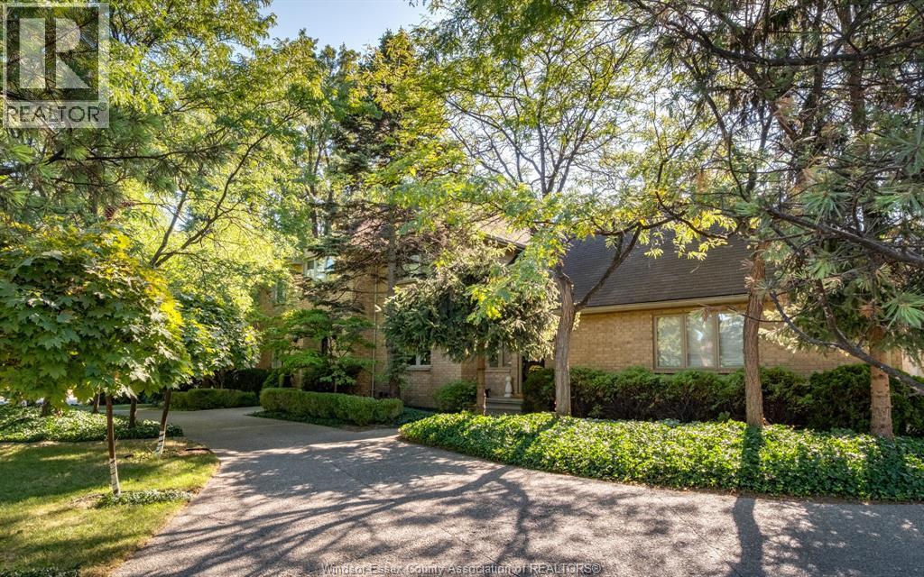 379 Elmgrove Drive, Lakeshore — photograph 2